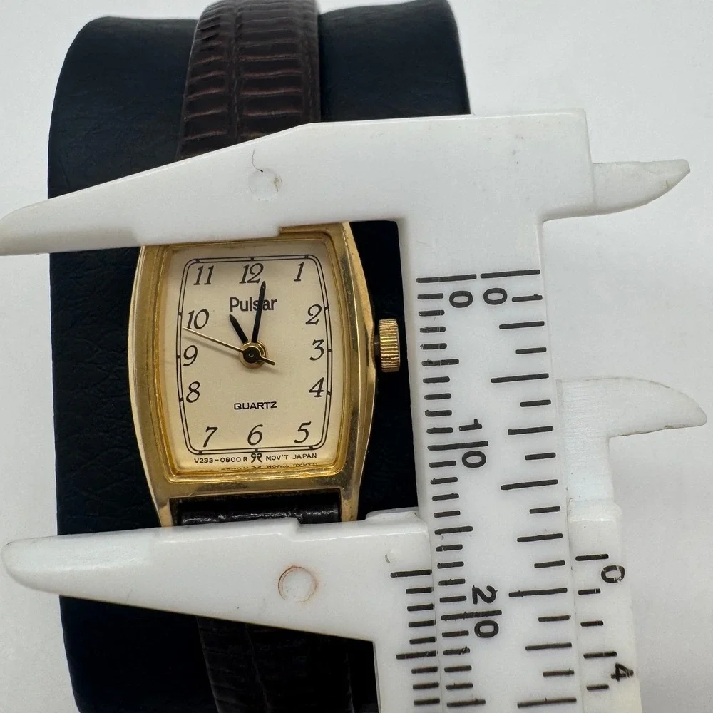 Pulsar V233-5100 Gold Tone Tonneau Ladies Quartz Watch Brown Leather needs bat